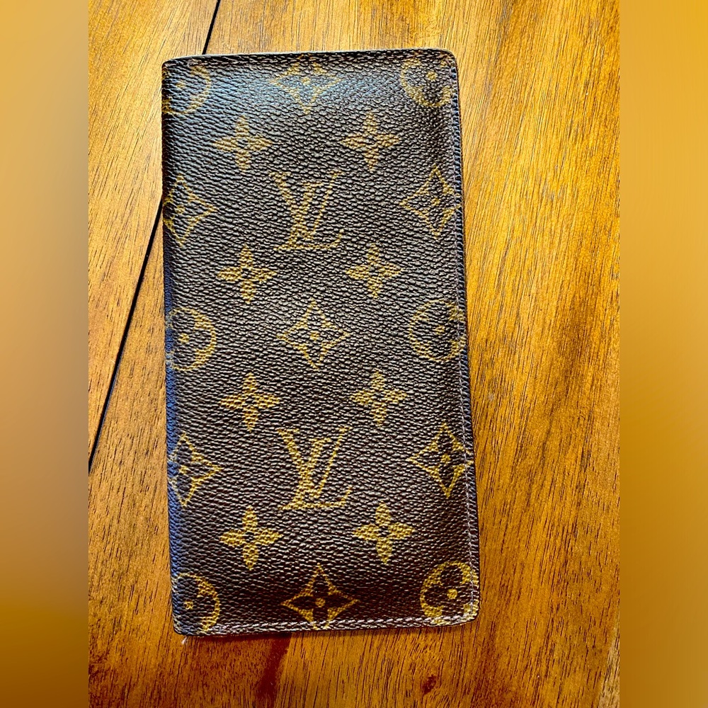 Authentic Louie Vuitton wallet- used